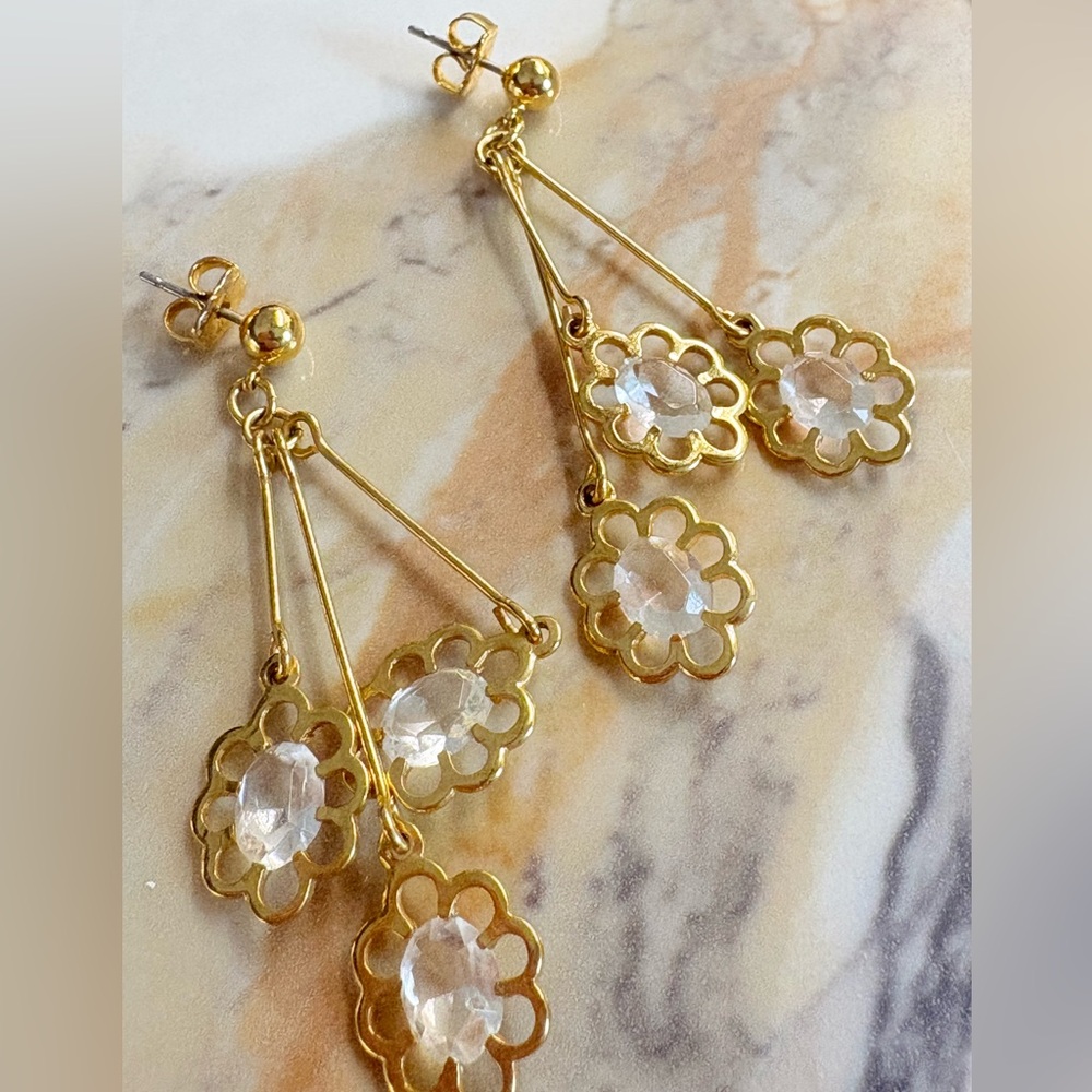 1995 Avon Vintage Daisy Drop Crystal Accent 2" Gold Dangle Earrings NIB